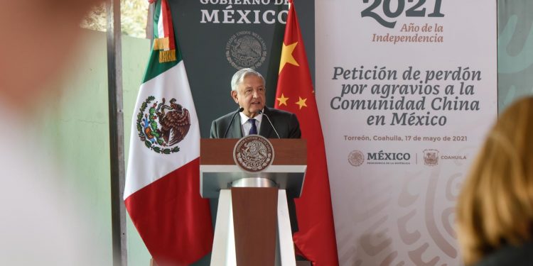 AMLO ofrece disculpas a la comunidad china en México por agravios históricos