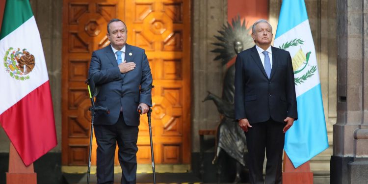 AMLO recibe visita oficial del presidente de la República de Guatemala