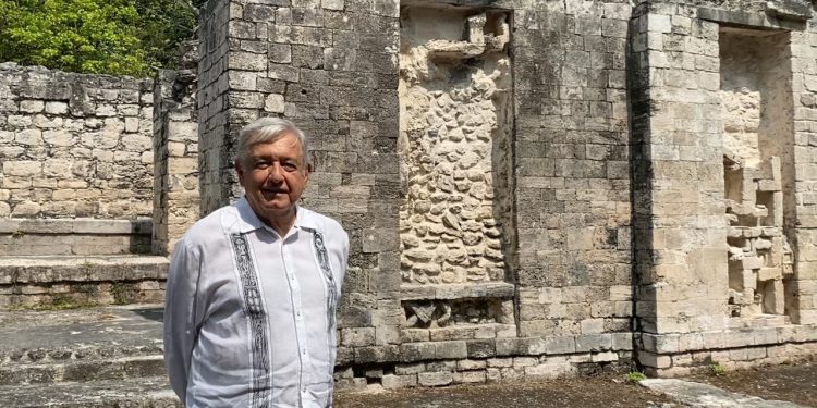 AMLO supervisa construcción del Tren Maya en Campeche