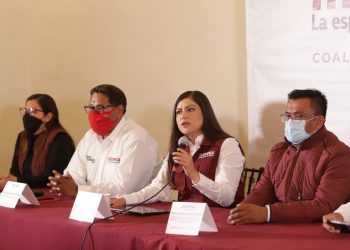 Dirigentes, diputados locales y federales refrendan apoyo a Claudia Rivera durante su campaña.