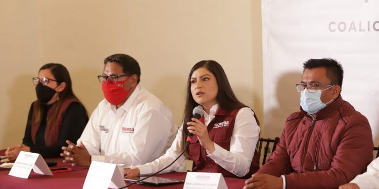 Dirigentes, diputados locales y federales refrendan apoyo a Claudia Rivera durante su campaña.
