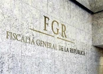 FGR obtiene vinculación a proceso contra dos personas por robo de vehículo y portación de inhibidor