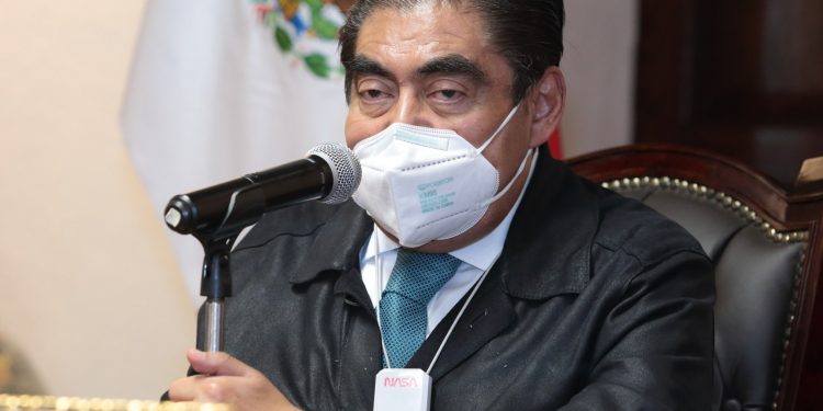 Llama Miguel Barbosa a organizaciones a evitar actos violentos y a no impedir que candidatos realicen campañas.