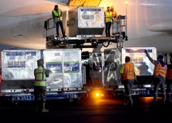 Llega a México nuevo embarque de Astra Zeneca con más de 2 millones de vacunas envasadas