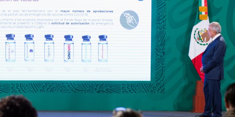 Vacuna AstraZeneca producida y envasada en Argentina y México, ejemplo de solidaridad