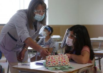 Vacunación de personal educativo contribuye a evitar contagios en regreso a clases presenciales