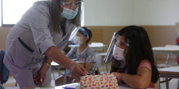 Vacunación de personal educativo contribuye a evitar contagios en regreso a clases presenciales