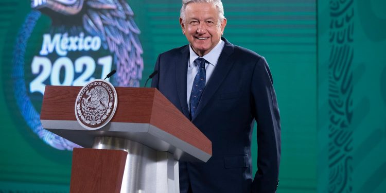 AMLO anuncia fortalecimiento de vacunación en municipios de la frontera con Estados Unidos para la reactivación económica