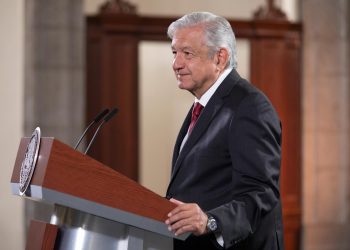 AMLO celebra arribo de dosis de vacuna Janssen