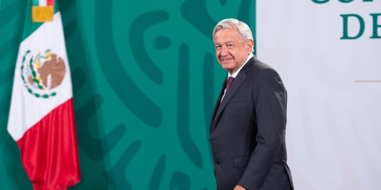 AMLO garantiza seguridad sanitaria en regreso a clases presenciales