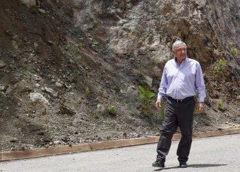 AMLO supervisa avance del 55 por ciento en construcción de autopista Mitla-Tehuantepec II