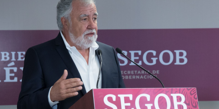 Encabezan subsecretario de Derechos Humanos, Población y Migración, y gobernador de Oaxaca, reunión con habitantes de Tierra Blanca, Copala