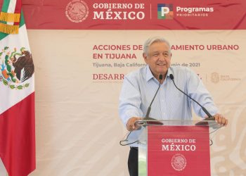 Gobierno de México se compromete a liquidar adeudos de salarios a maestros en Baja California