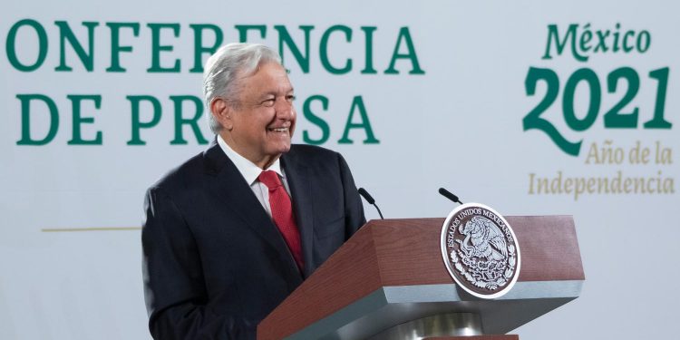 Inicia vacunación a población de 18 a 40 años de Baja California