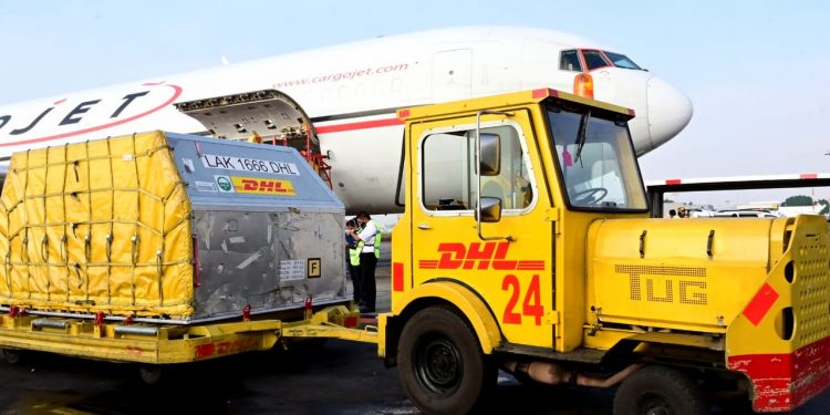 Llegan a México 585 mil vacunas Pfizer-BioNTech