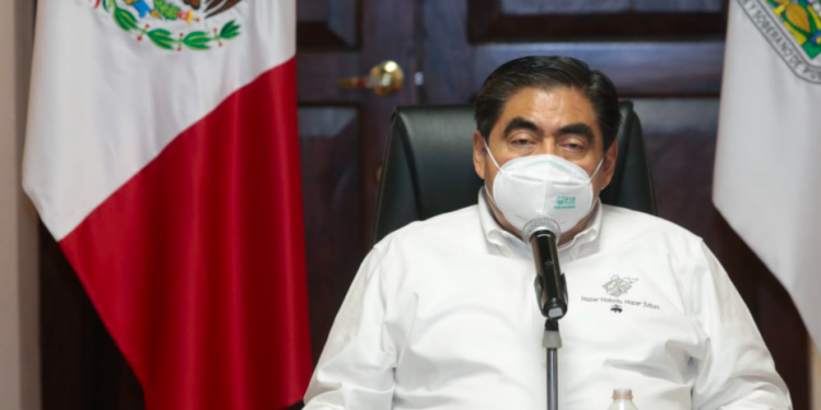 Miguel Barbosa exhorta a participar en la consulta del 1 de agosto