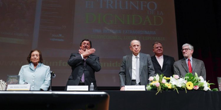 Presentan “El triunfo de la dignidad”, libro del senador Napoleón Gómez Urrutia