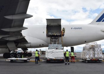 Recibe México noveno embarque de vacunas envasadas Sputnik V