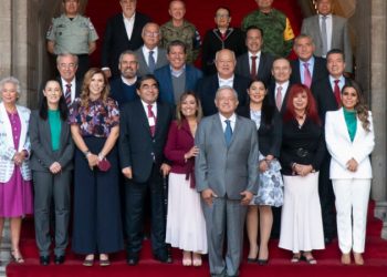 AMLO acuerda con 16 gobernadores electos y en funciones fortalecer acciones para la seguridad