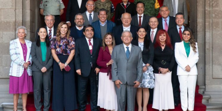 AMLO acuerda con 16 gobernadores electos y en funciones fortalecer acciones para la seguridad