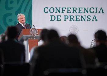 AMLO llama a vacunarse contra COVID-19 para salvar vidas