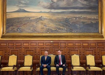 AMLO recibe a gobernador electo de Querétaro en Palacio Nacional