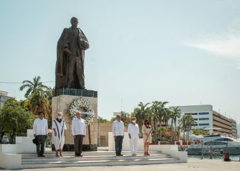 AMLO rinde homenaje a Benito Juárez García en 149 Aniversario Luctuoso