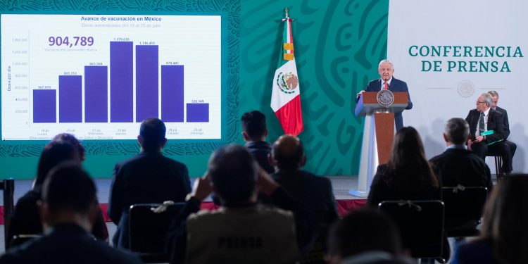 Aumenta vacunación para terminar octubre con toda la población mayor de 18 años protegida