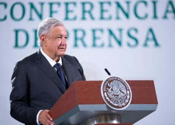 Cumplimos el compromiso de no aumentar precios de los combustibles: AMLO