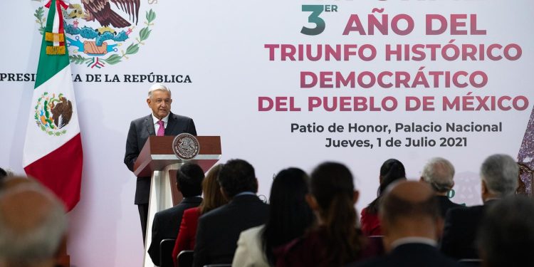 Discurso del presidente Andrés Manuel López Obrador durante la conmemoración del 3º año del triunfo histórico democrático