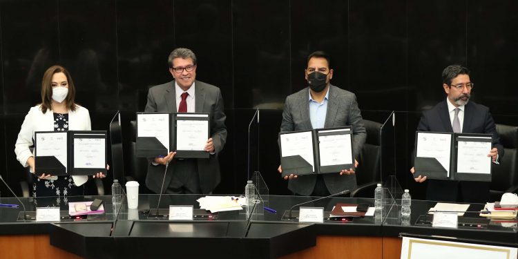 Firman convenio Senado, Canal del Congreso e INAI para coproducir serie televisiva