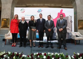 Presentan el libro “Esquema constitucional de la Ciudad de México”