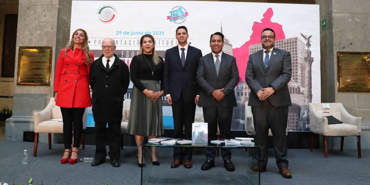 Presentan el libro “Esquema constitucional de la Ciudad de México”