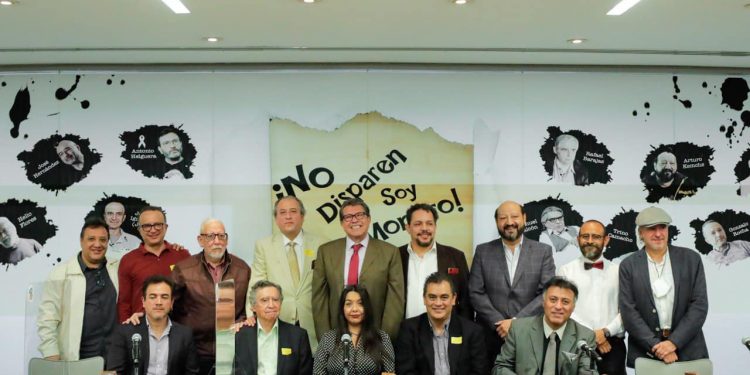 Reconoce Ricardo Monreal el trabajo de moneros para interpretar la realidad de manera audaz y mordaz