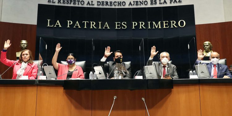 Remiten a Cámara de Diputados iniciativa de Ricardo Monreal que aplaza entrada en vigor de reforma sobre outsourcing