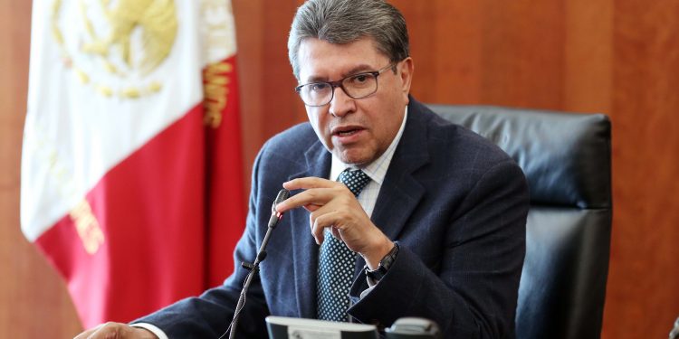 Ricardo Monreal busca consensos para que haya periodo extraordinario
