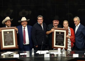 Senado reconoce trayectoria musical de Eliseo Robles y Lalo Mora