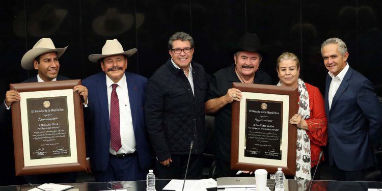 Senado reconoce trayectoria musical de Eliseo Robles y Lalo Mora
