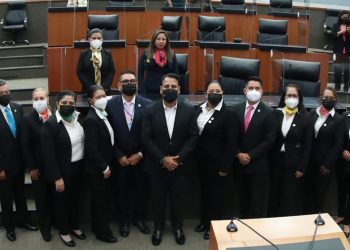 Toma protesta Eduardo Ramírez a Red Mexicana de Enfermeras y Enfermeros