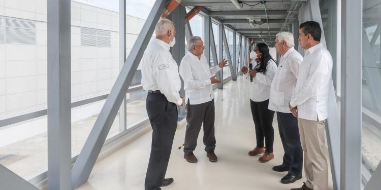 AMLO inaugura planta para control de la mosca del Mediterráneo