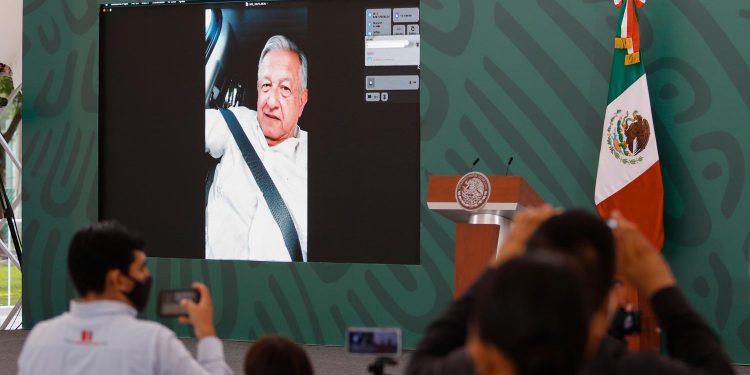 AMLO llama a CNTE a dialogar con SEP y refrenda respeto a la libre manifestación