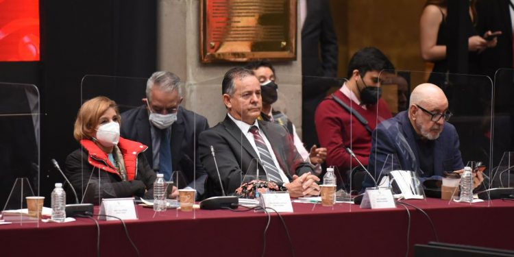 Atiende el Secretario de Hacienda, solicitud del Senador Gerardo Novelo para modernización del IEPS en bebidas alcohólicas