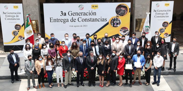 Llaman desde el Senado a jóvenes a erradicar las viejas prácticas de la política