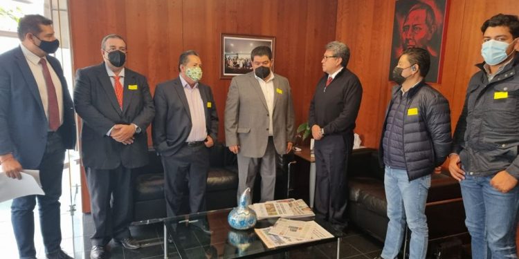 Se analiza un programa de apoyo a los centros de abasto: Alejandro Armenta