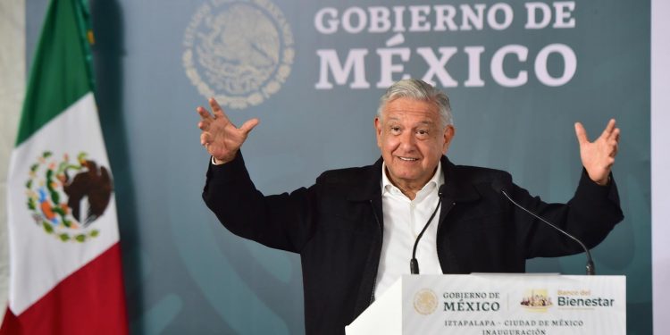 AMLO agradece a habitantes de Iztapalapa respaldo a la Cuarta Transformación