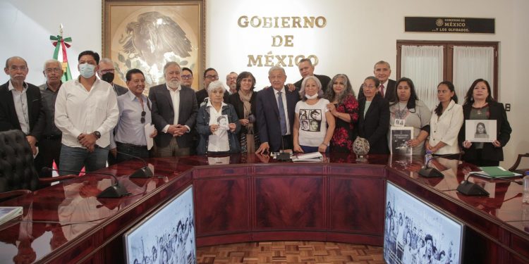 AMLO  anuncia comisión para hacer justicia y reparar daños a víctimas de desaparición forzada