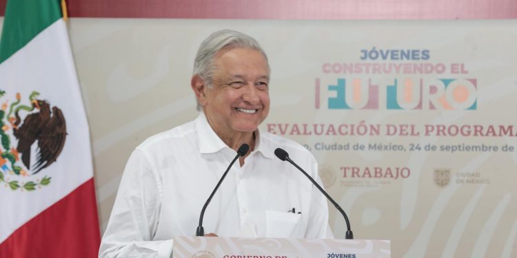 AMLO celebra recuperación de empleos formales en el país