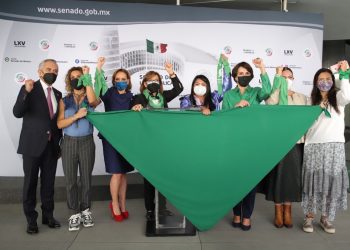 Grupo plural de senadoras pugna por el derecho de mujeres a decidir sobre su embarazo