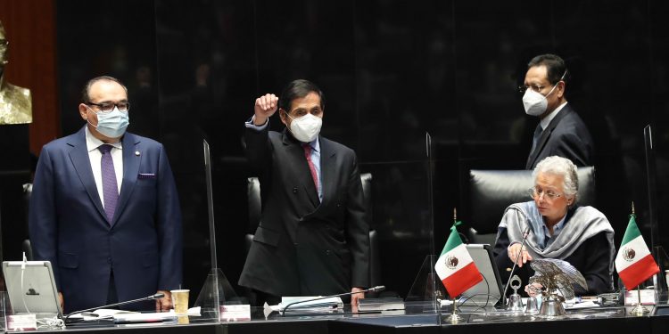 México, en firme proceso de recuperación económica, afirma Rogelio Ramírez de la O en el Senado