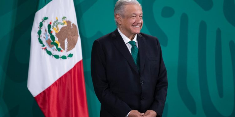 Concluirá 2021 con más de 9 millones de personas adultas mayores beneficiarias del programa de pensiones